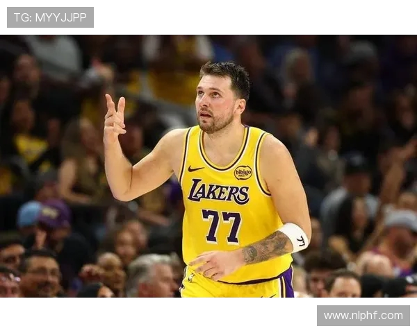 东契奇创下单赛季第15次25105湖人队史自奥尼尔后最多纪录 东契奇创下单赛季第15次25105湖人队史自奥尼尔后最多纪录