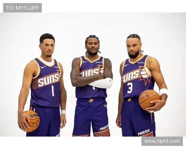 杰伦格林深夜回顾对公牛比赛录像反思提升自我表现