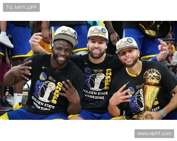 汤普森兄弟童年训练揭秘：左手运球跑步两英里同时深蹲看电视